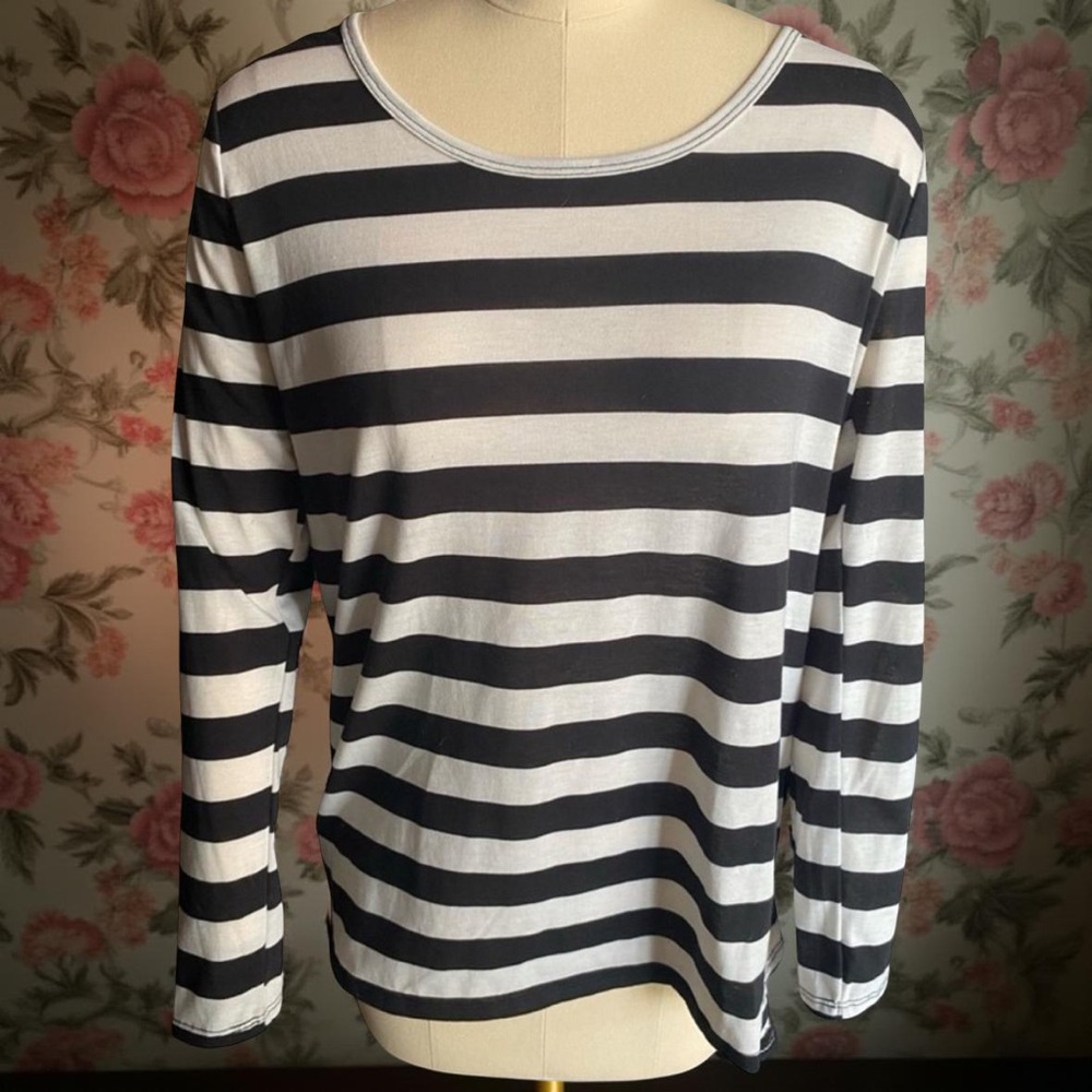 LuLaRoe Striped Black and White Long Sleeve Top